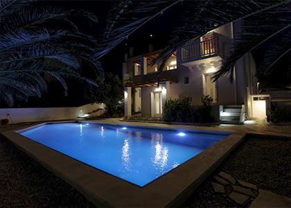 Amphitrite Apartments